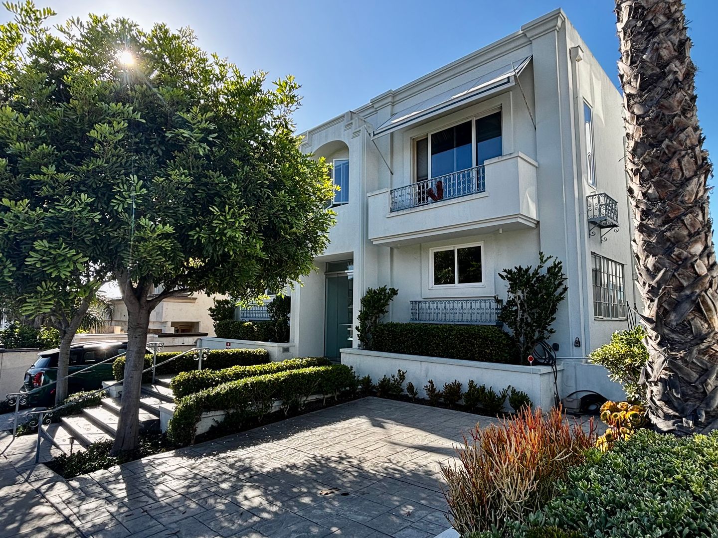 La Jolla Apartment: 344 Prospect St