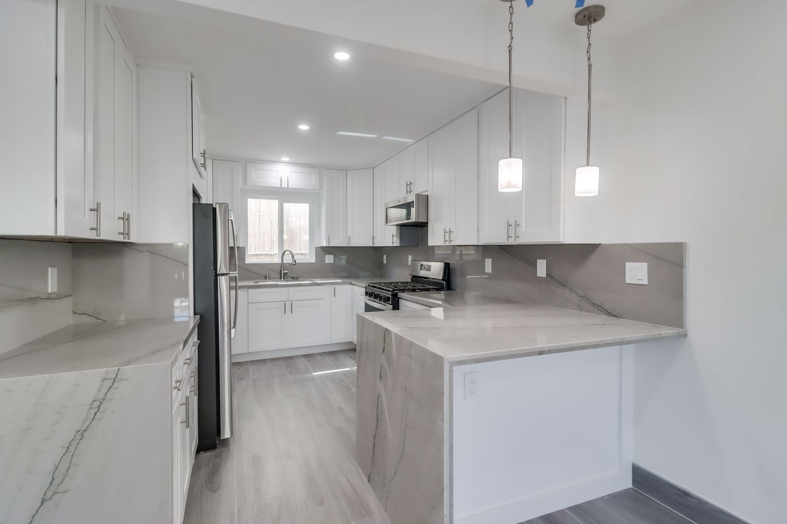 San Diego Apartment: 4840 Del Monte Avenue  - #E