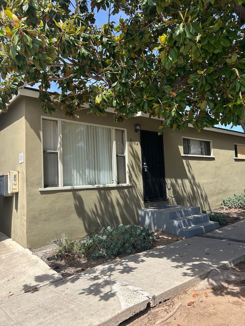 San Diego Apartment: 4682 - 4688 Bayard Street