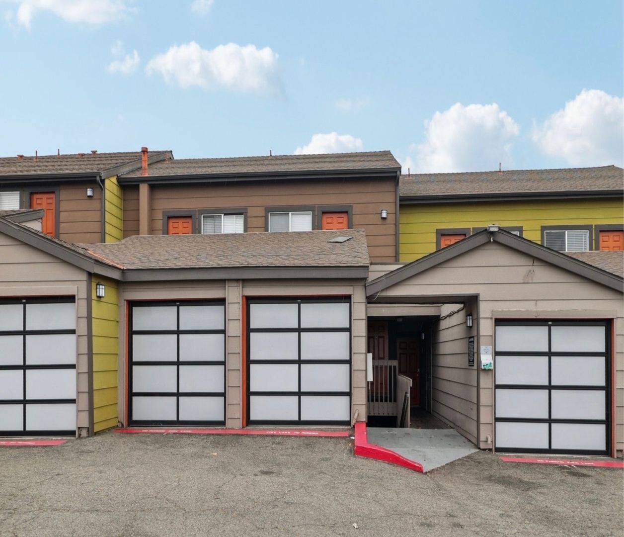 Oceanside Apartment: 2055-2095 Poplar Road