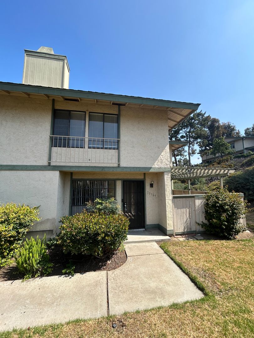 San Diego Townhome: 10169 Caminito Jovial