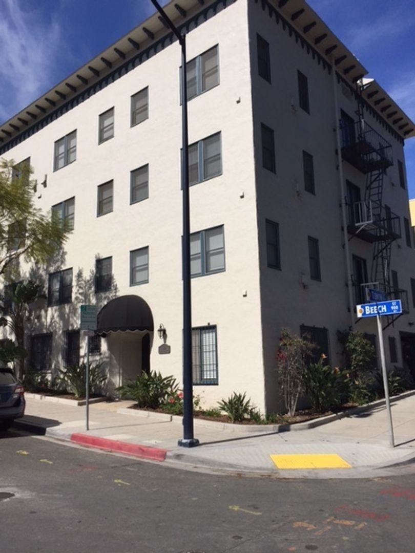 San Diego Apartment: 942 Beech Street