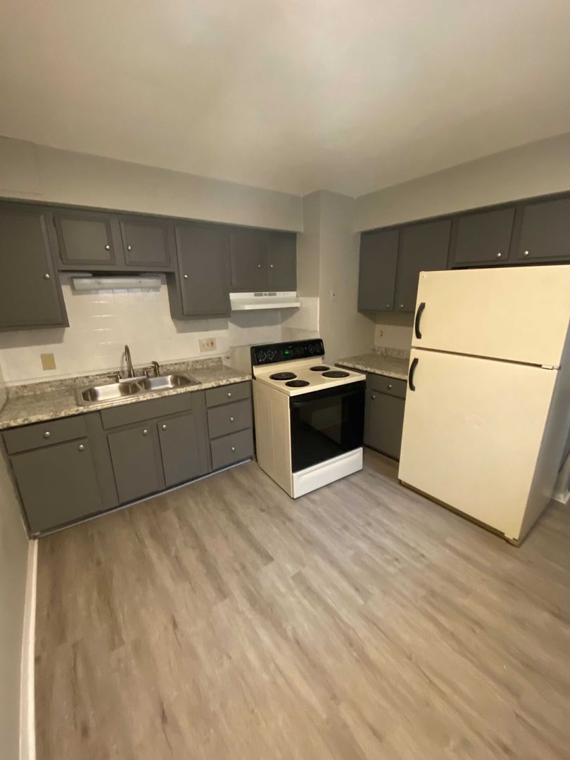 Middletown Apartment: 1507 Manchester Ave