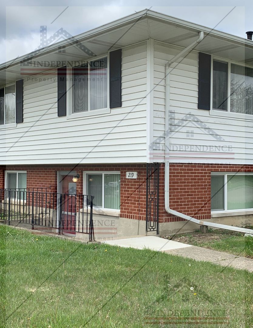Trotwood Apartment: 470 Burman Ave