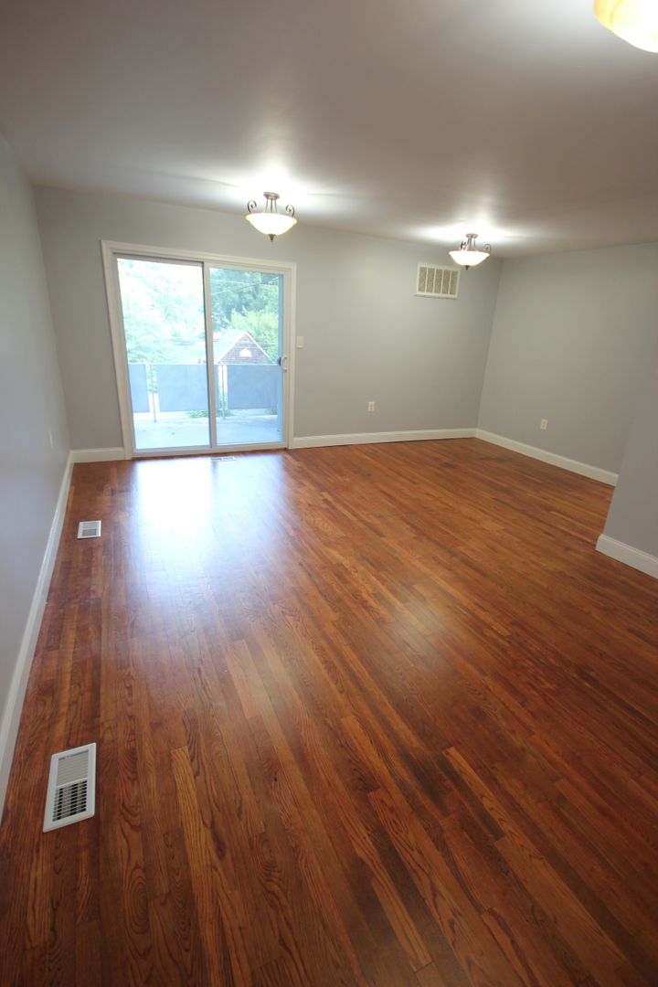 Aberdeen Apartment: 114-118 S. Parke Street