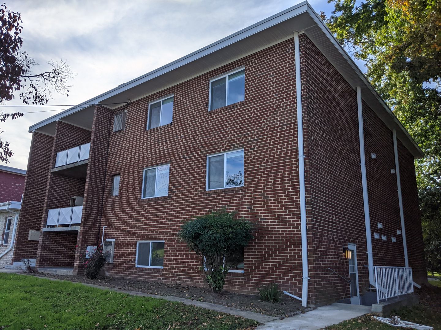Aberdeen Apartment: 114-118 S. Parke Street