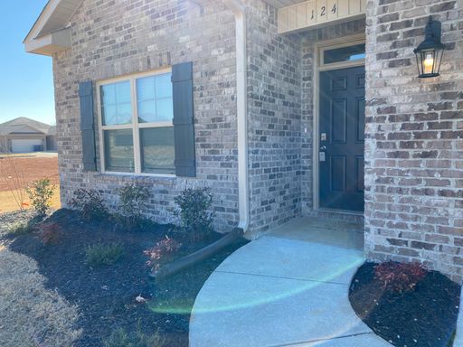 Five years old newer Four Bedroom in Meridianville – photo 1
