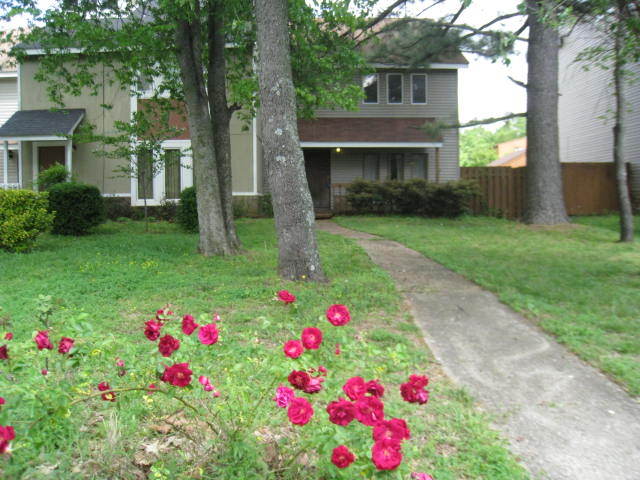 Huntsville House: 407 Hobbs Road SE