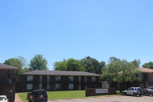 One bedroom with free cable included! – photo 1