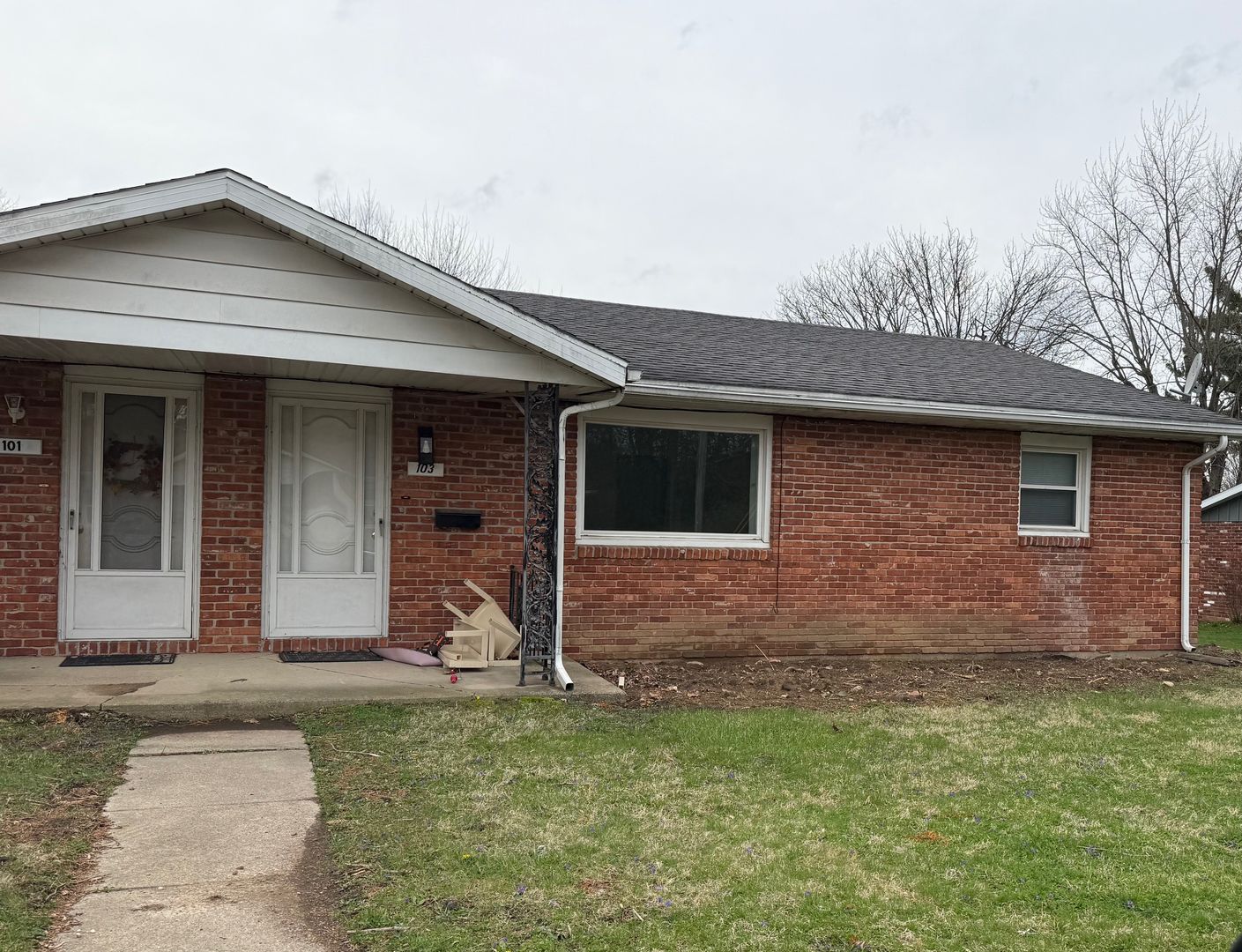 Muncie Multiplex: 101-103 N Redwood Ln