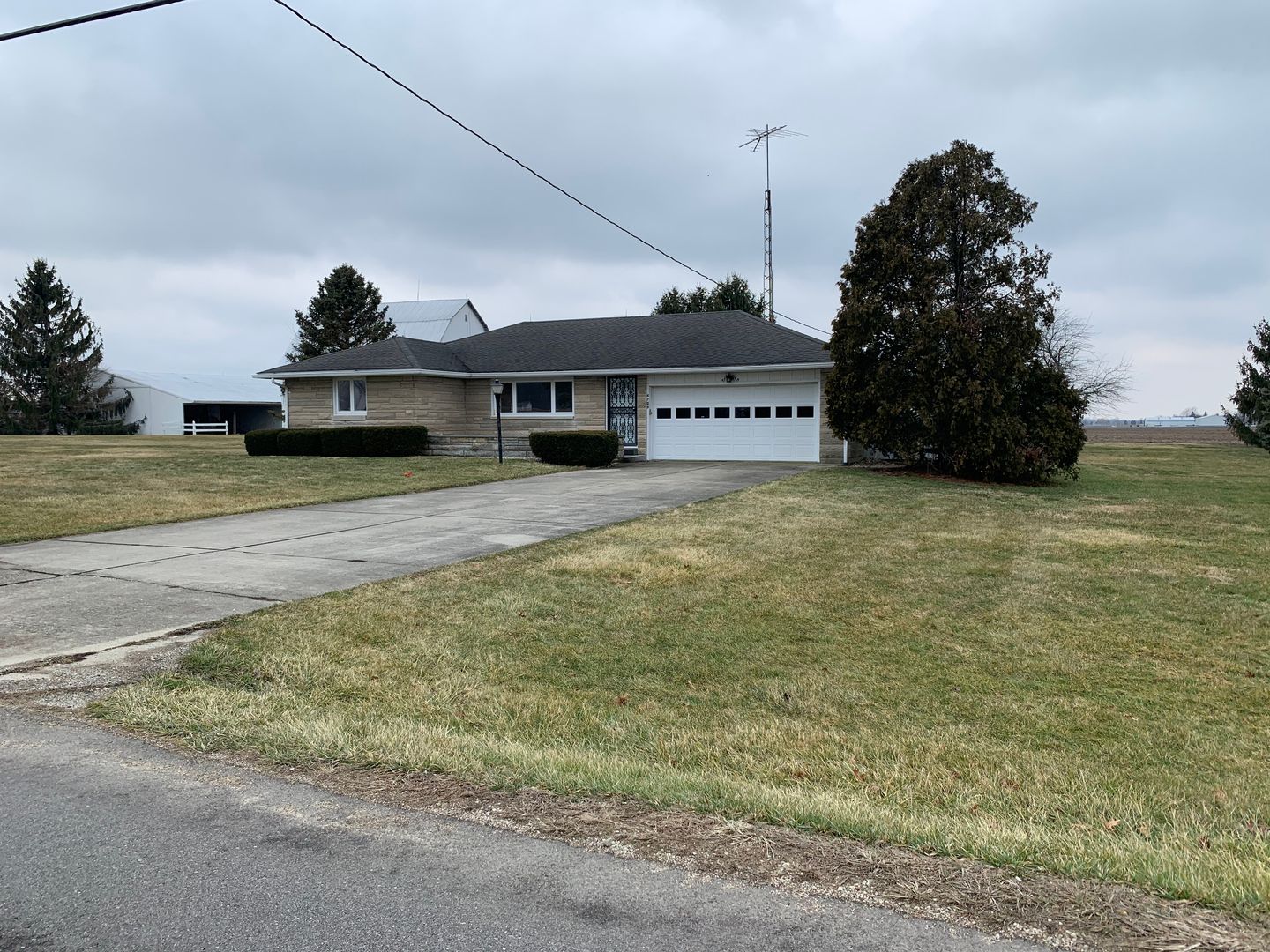 Country Home in Wes-Del School District