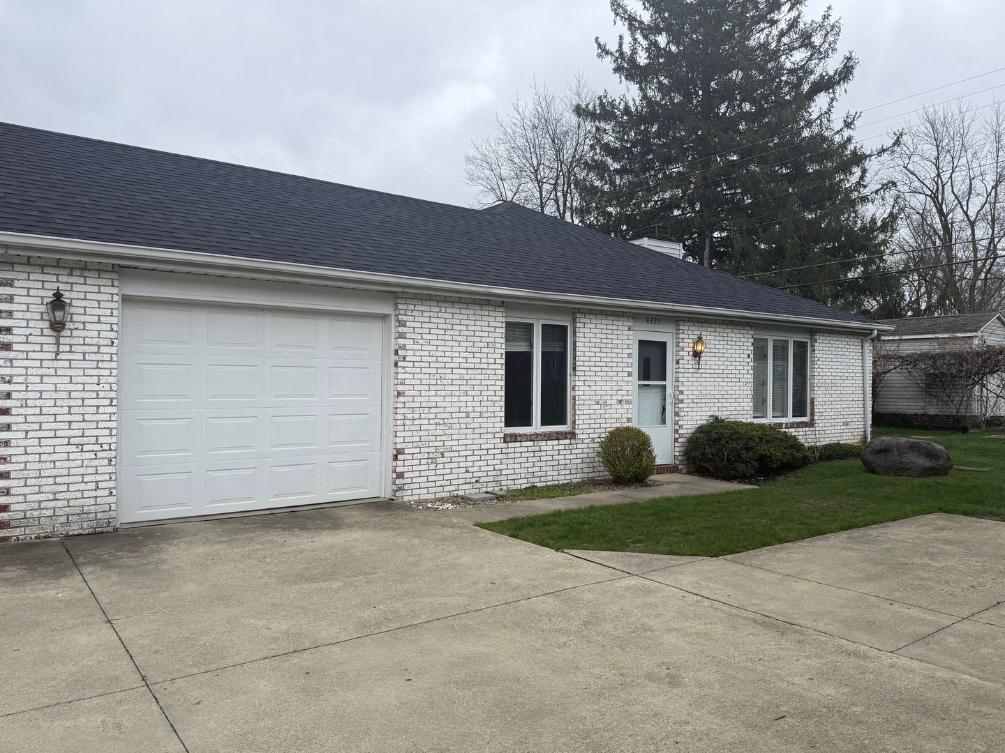Muncie House: 4425 N Wheeling Ave