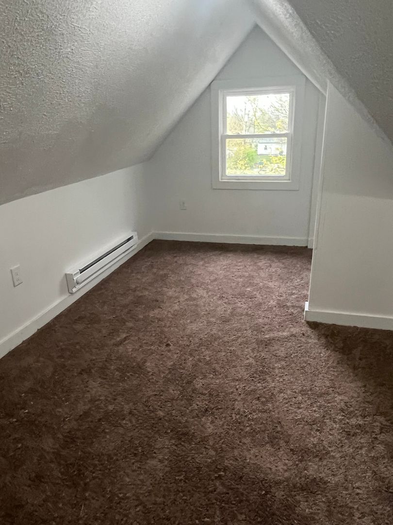 Muncie Apartment: 1320 E Main ST