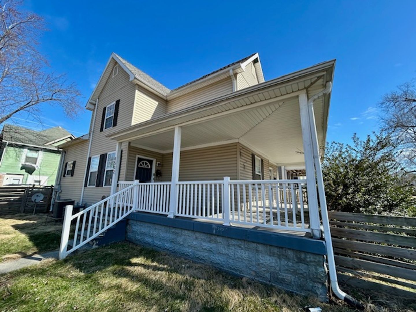 Indianapolis Multiplex: 1502 Lexington Ave