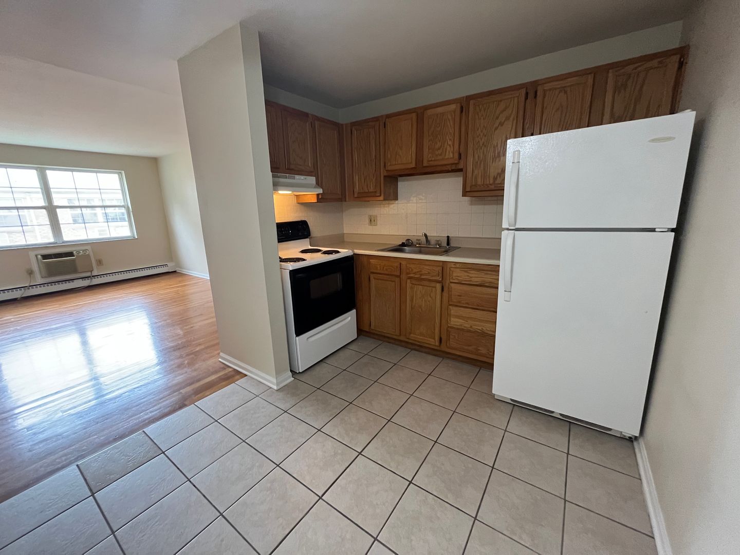 Columbus Apartment: 940-950 E. North Broadway St.