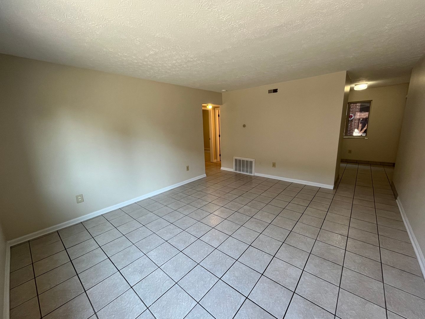 Columbus Apartment: 184-194 Duncan St.