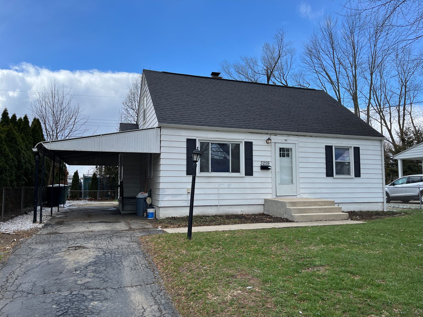 Columbus House: 3259 Grasmere Ave.