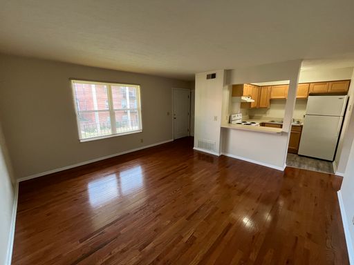 **1-BEDROOM GARDEN STYLE APARTMENT!!** – photo 1
