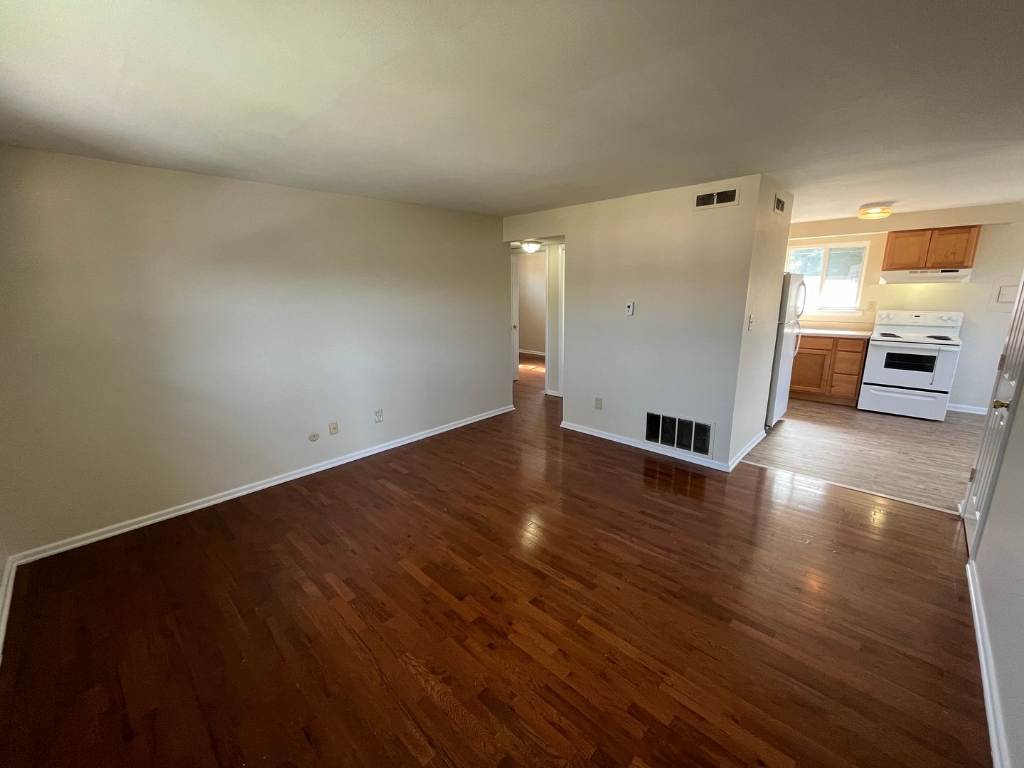 Columbus Apartment: 3243 Orleans Dr.