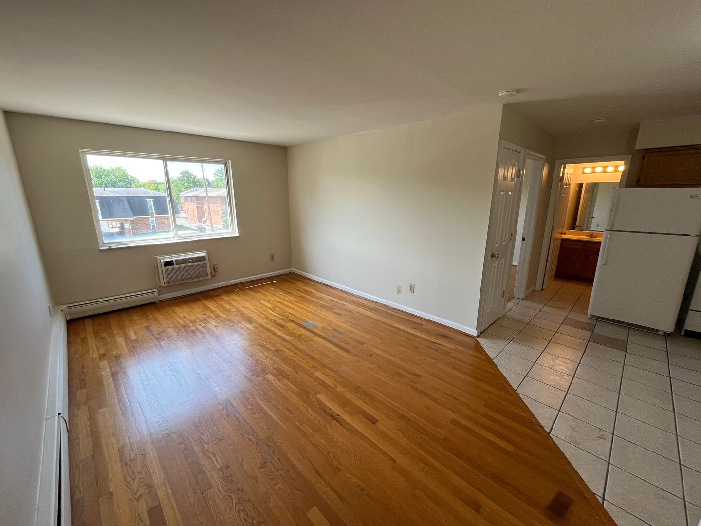 Columbus Apartment: 676 Riverview Dr.