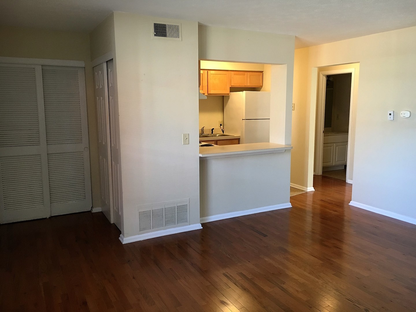 Columbus Apartment: 4086 Karl Rd.