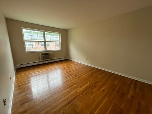 **1-BEDROOM GARDEN STYLE APARTMENT!!** – photo 1