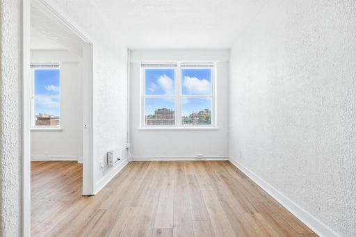 Enjoy Great Views, Ample Storage Space, and a Fluid Layout – photo 1