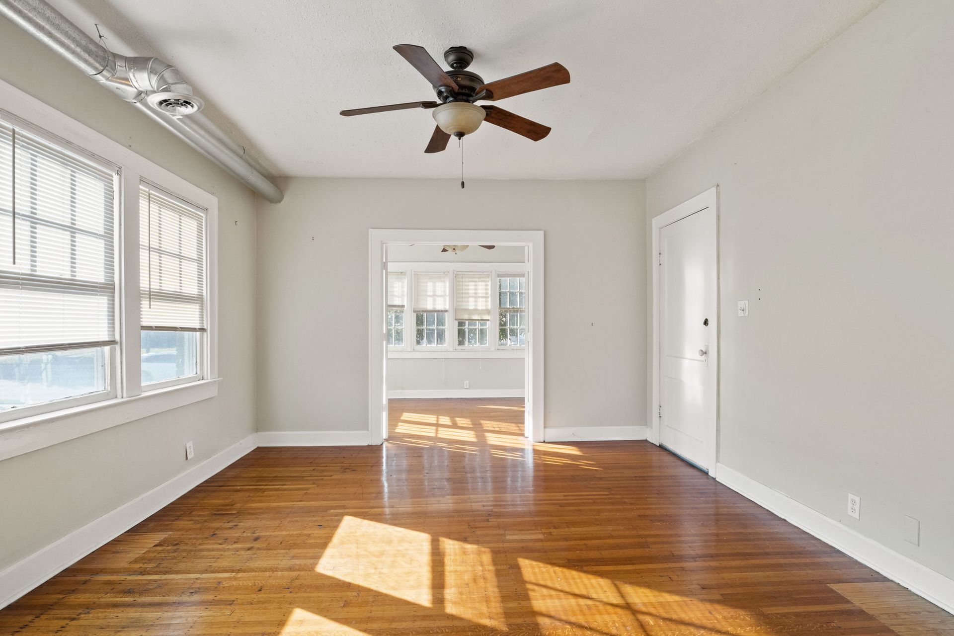 Indianapolis Apartment: 5750 E Washington St