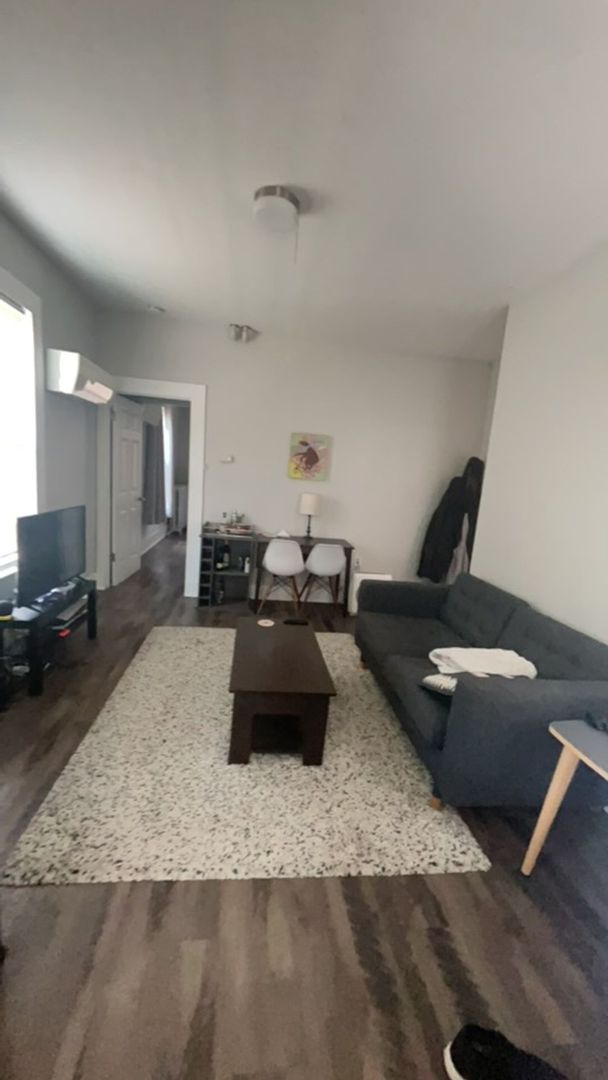 Quincy Apartment: 47 Appleton Street