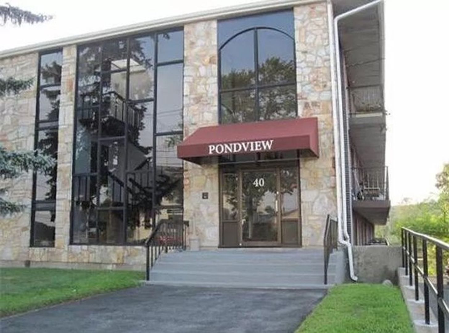 Framingham Apartment: 40 Cochituate Road