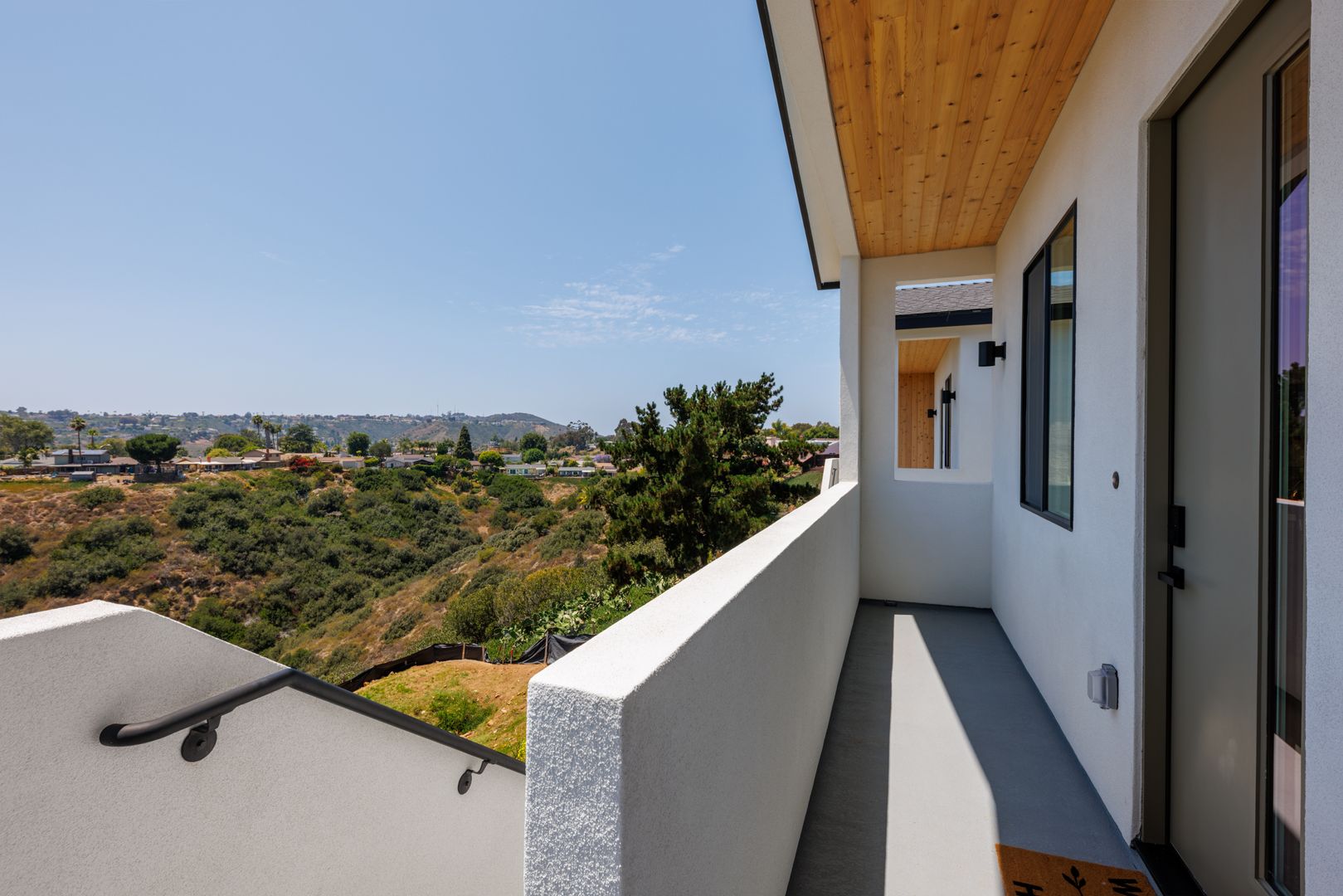 San Diego Apartment: 4580 Jicarillo Ave