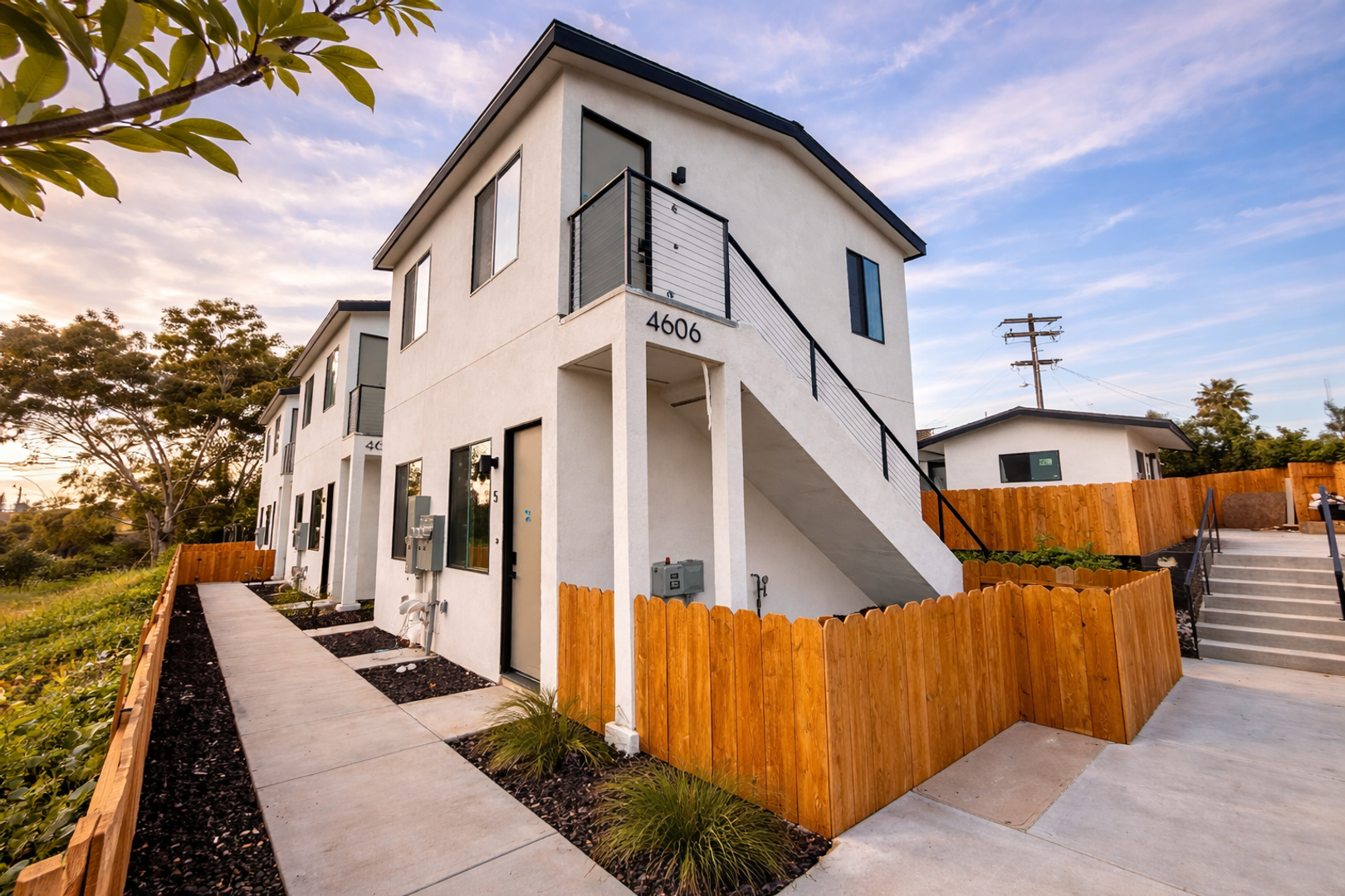 San Diego Apartment: 4604-06 Shoshoni Ave