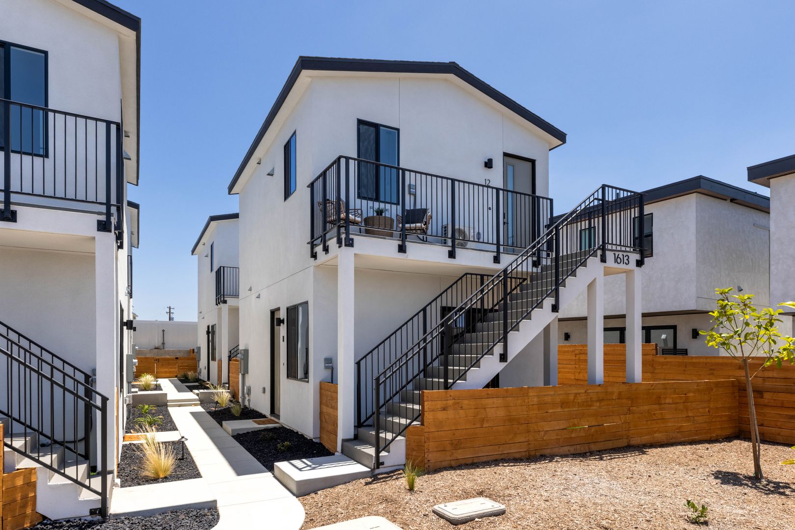San Diego Apartment: 1613 Burton St