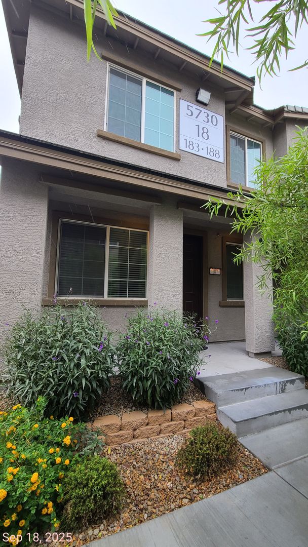 Las Vegas Townhome: 5730 Sky Pointe Dr #187
