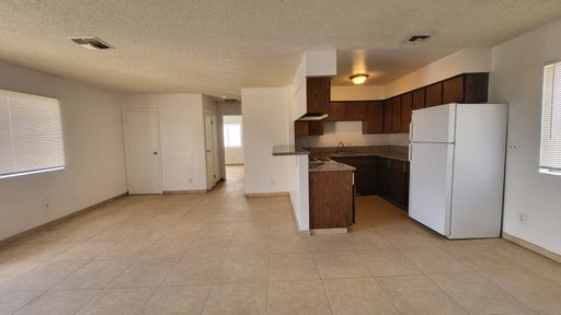 Upstairs Apartment – photo 1