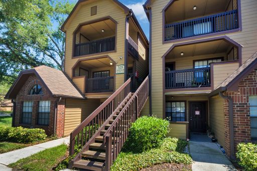 Beautiful 1/1 Condo in Gated Lakefront Community of Altamonte Springs! – photo 1