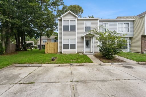 Newly Renovated 3 Bedroom End-unit Townhome With Fenced Backyard! – photo 1