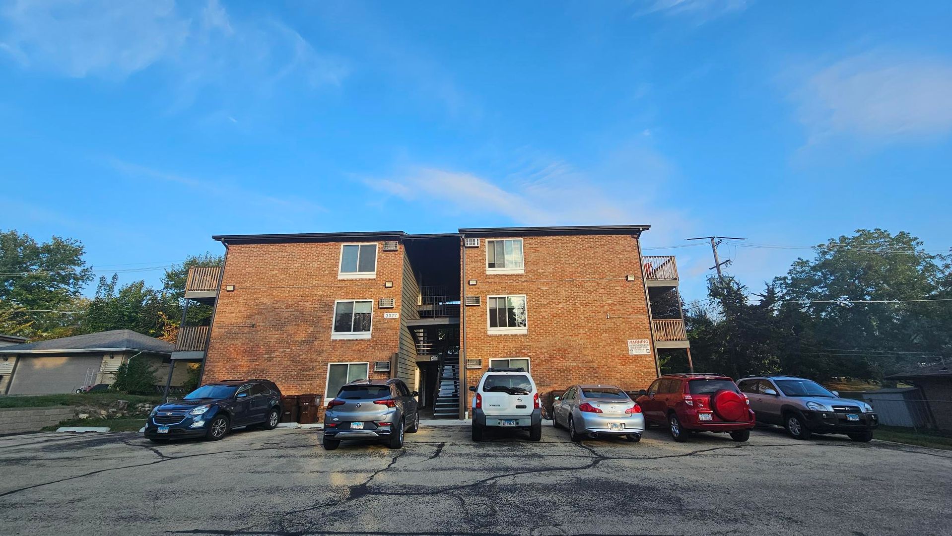 Rockford Apartment: 3027 Park Terrace