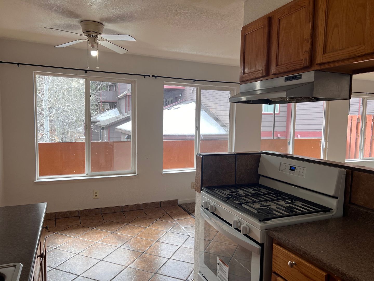 South Lake Tahoe Apartment: 1232 Ski Run Blvd