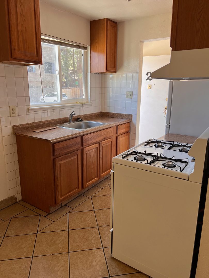 South Lake Tahoe Apartment: 1054 Fern Road