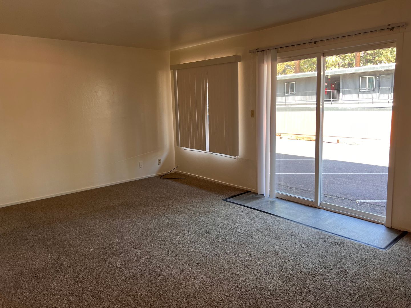 South Lake Tahoe Apartment: 1232 Ski Run Blvd