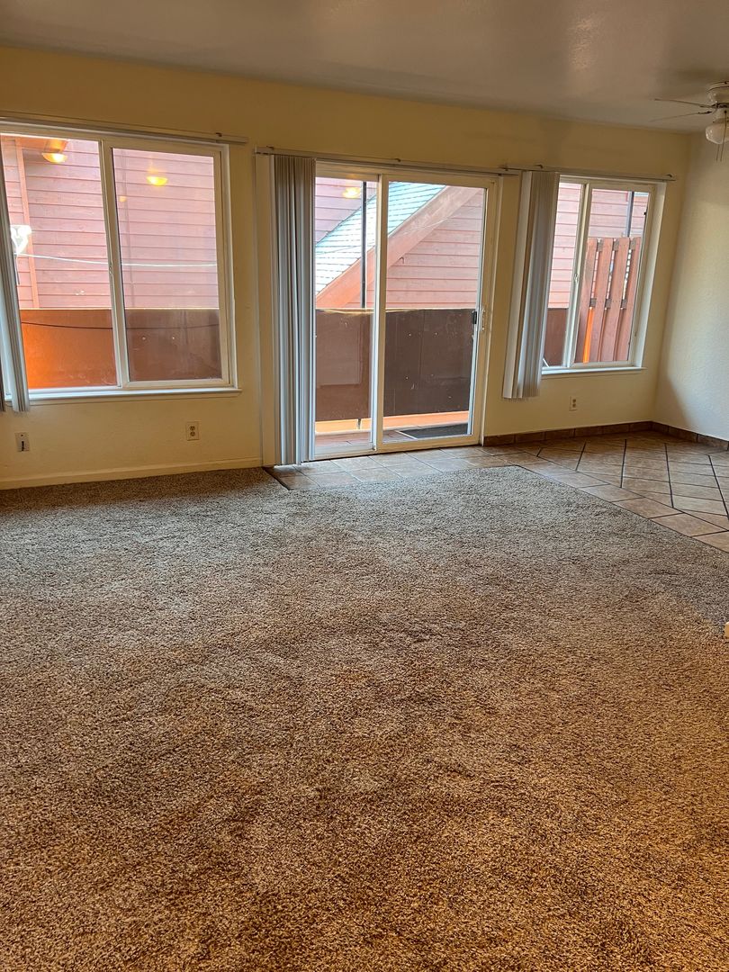 South Lake Tahoe Apartment: 1232 Ski Run Blvd