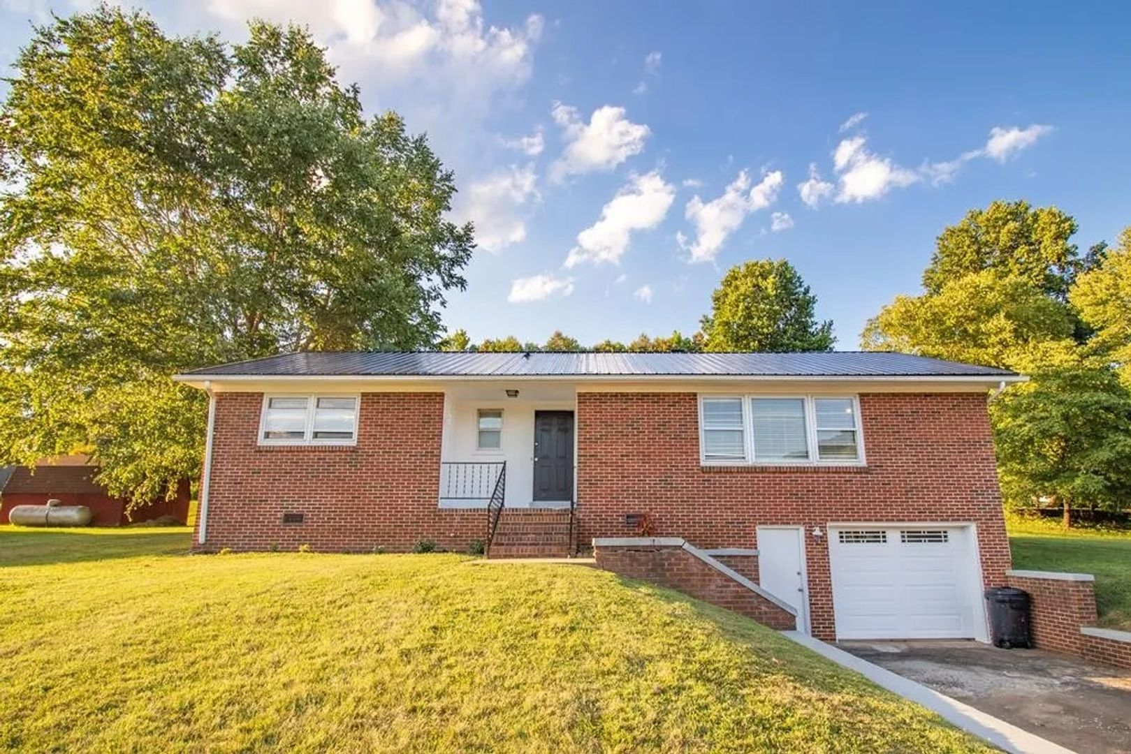 Bryson City House: 65 Battle St