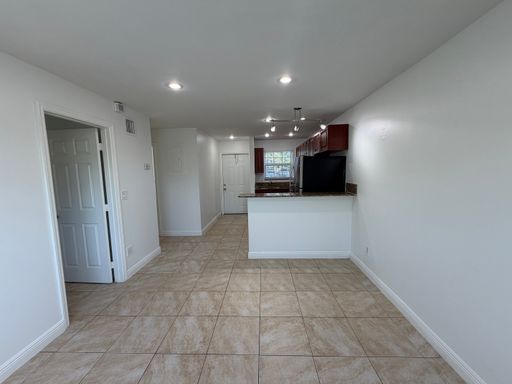 Delightful 2-Story Property in Davie, FL – photo 1