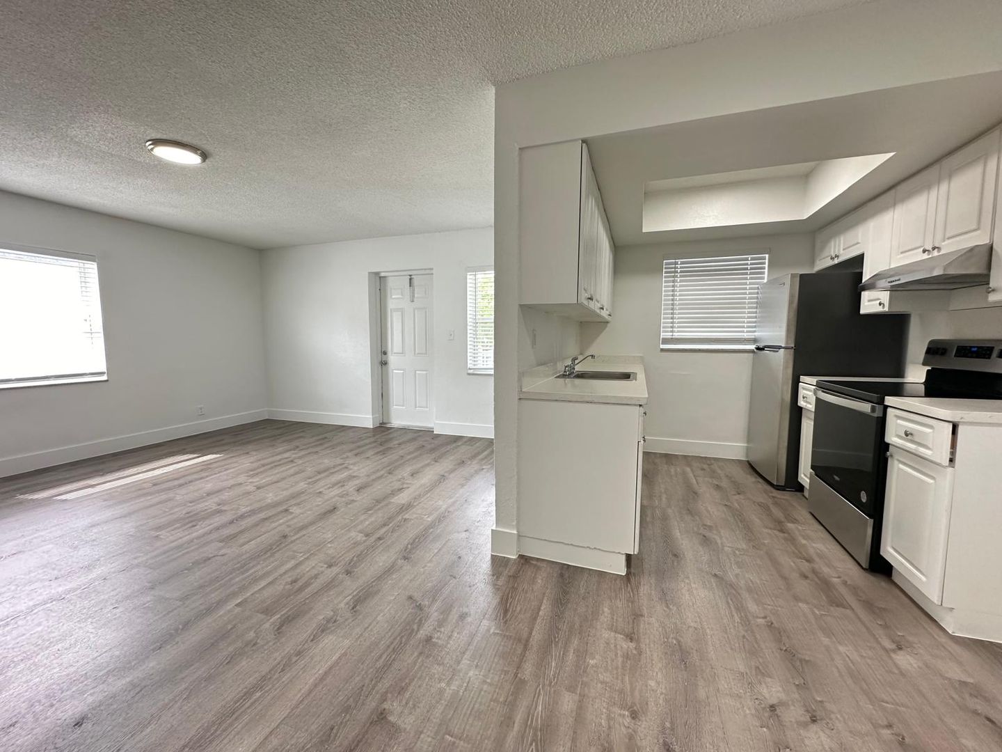 Oakland Park Apartment: 3616-3660 NE 11th Ave