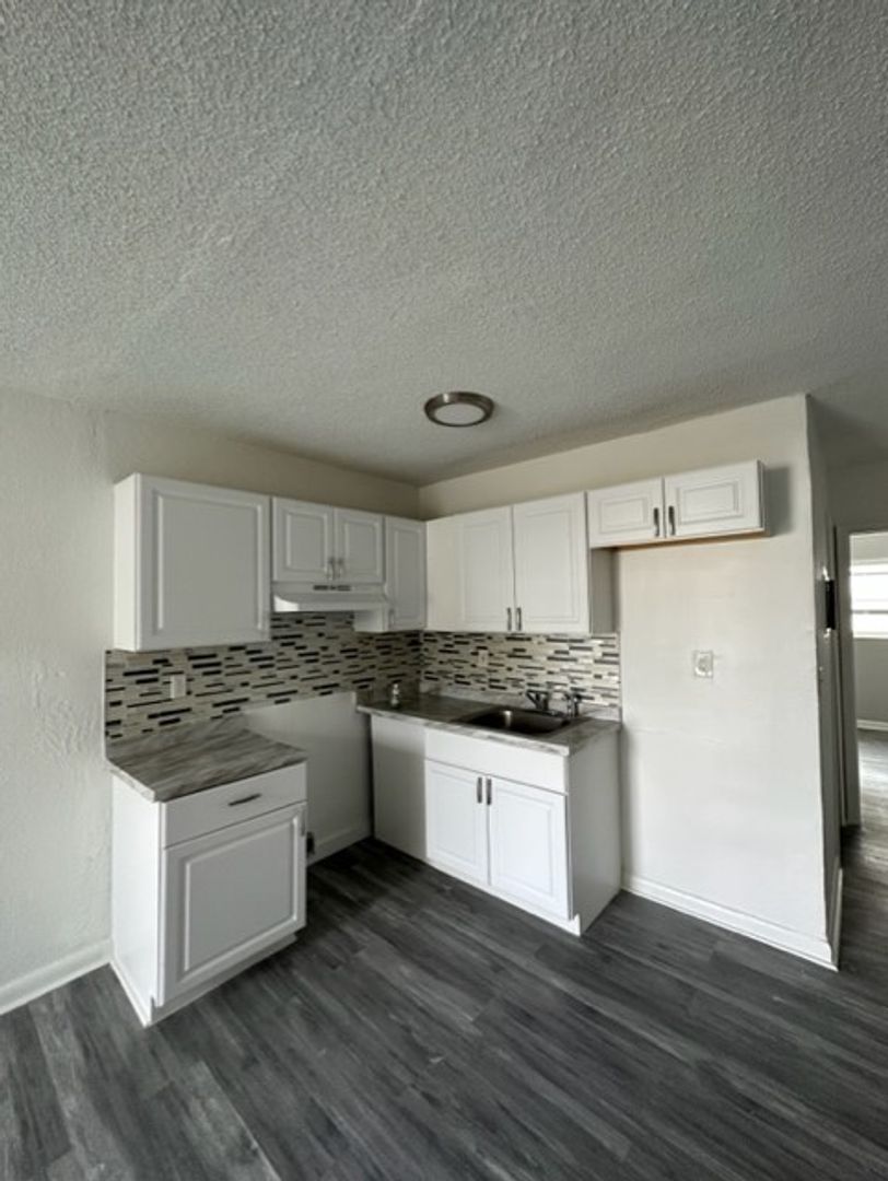 Oakland Park Apartment: 3616-3660 NE 11th Ave