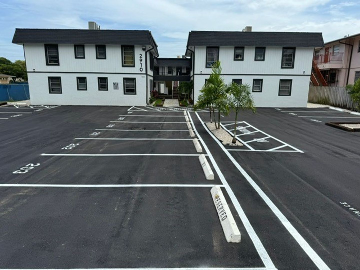 Hollywood Apartment: 2910 Pierce Street