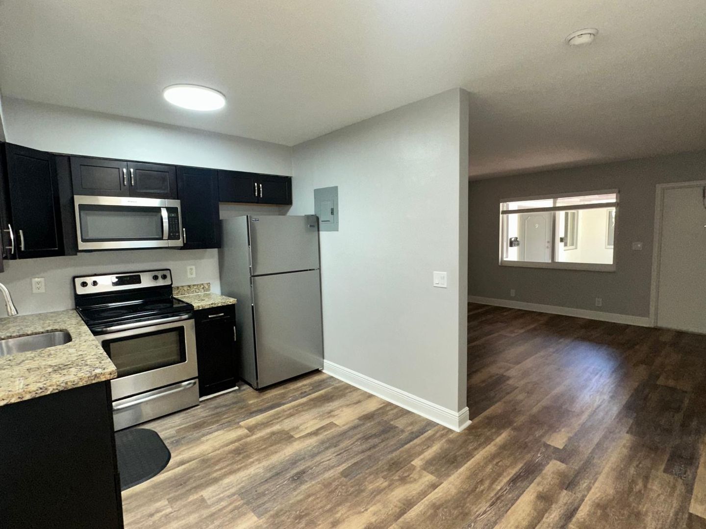 Lighthouse Point Apartment: 3700-3720 NE 22nd Ave