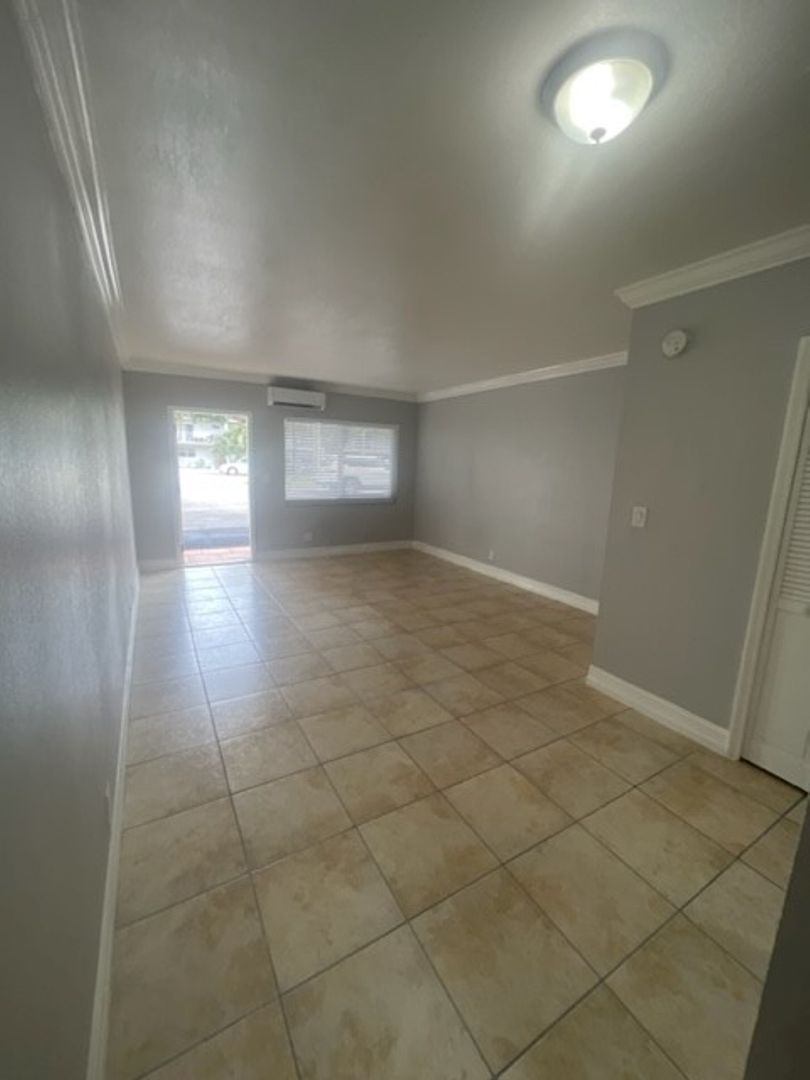 Fort Lauderdale Apartment: 1400 NE 56th Street