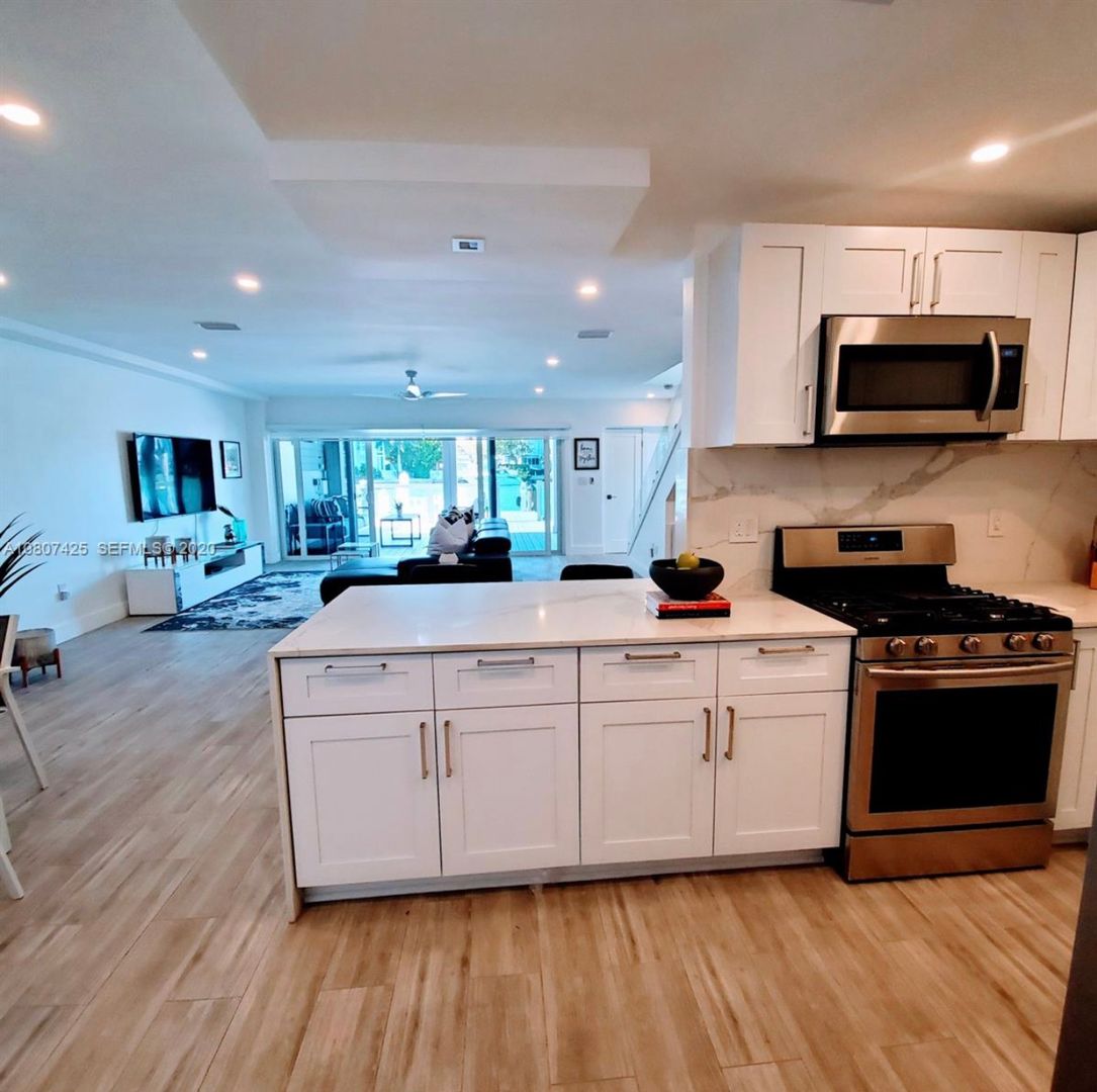 Miami Beach House: 7406 Gary Ave